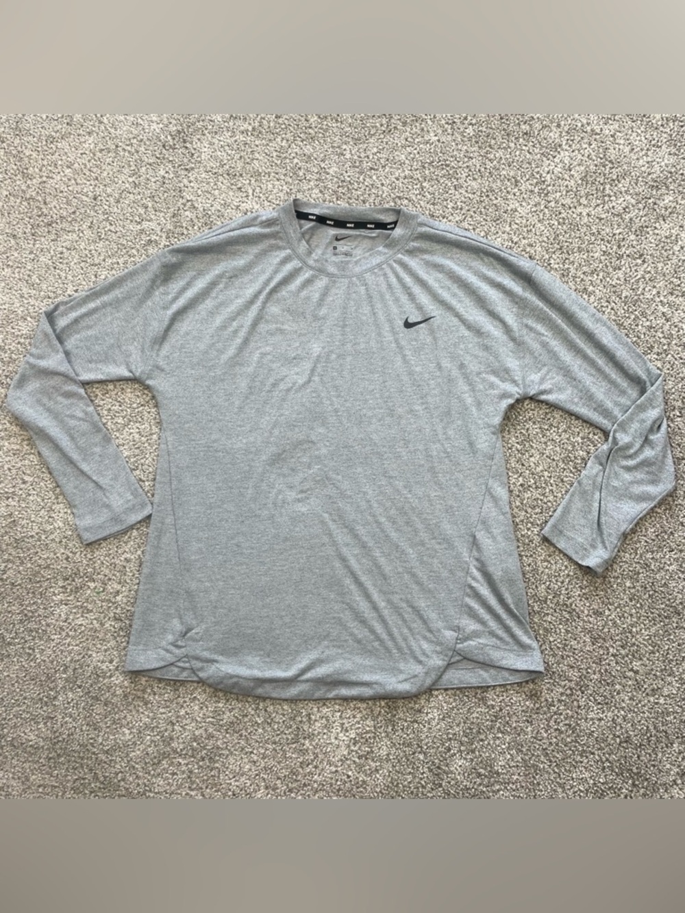Nike longsleeve gray striped Medium top, split front hem